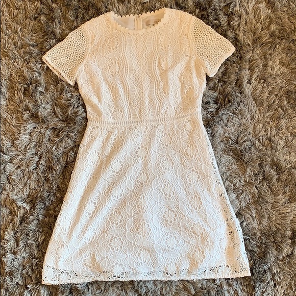 LOFT Dresses & Skirts - EUC LOFT petite white lace dress